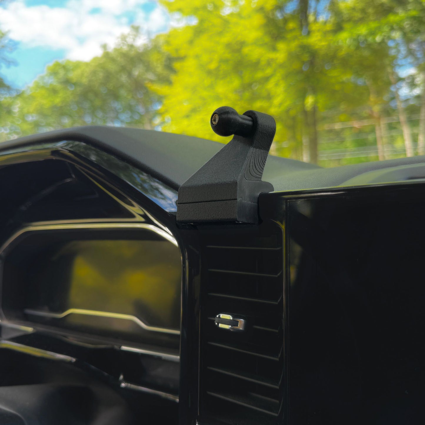 Phone Holder for Chevrolet Silverado, GMC Sierra 1500 (2022-2025) / Silverado HD, GMC Sierra HD (2024-2025)