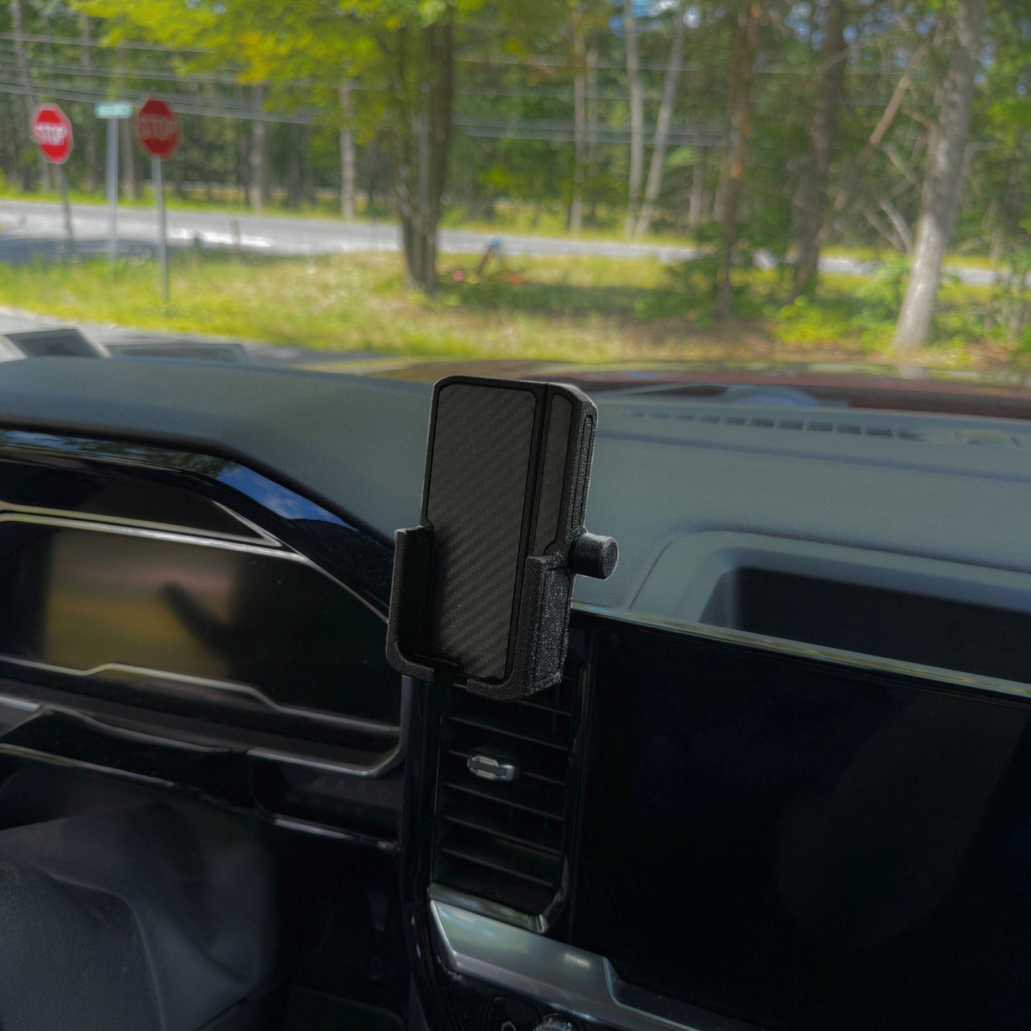 Phone Holder for Chevrolet Silverado, GMC Sierra 1500 (2022-2025) / Silverado HD, GMC Sierra HD (2024-2025)