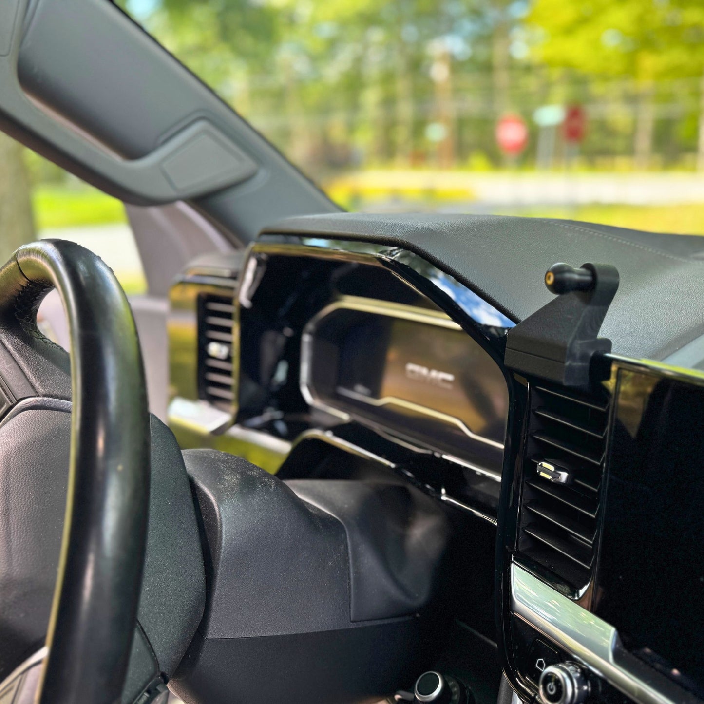 Phone Holder for Chevrolet Silverado, GMC Sierra 1500 (2022-2025) / Silverado HD, GMC Sierra HD (2024-2025)