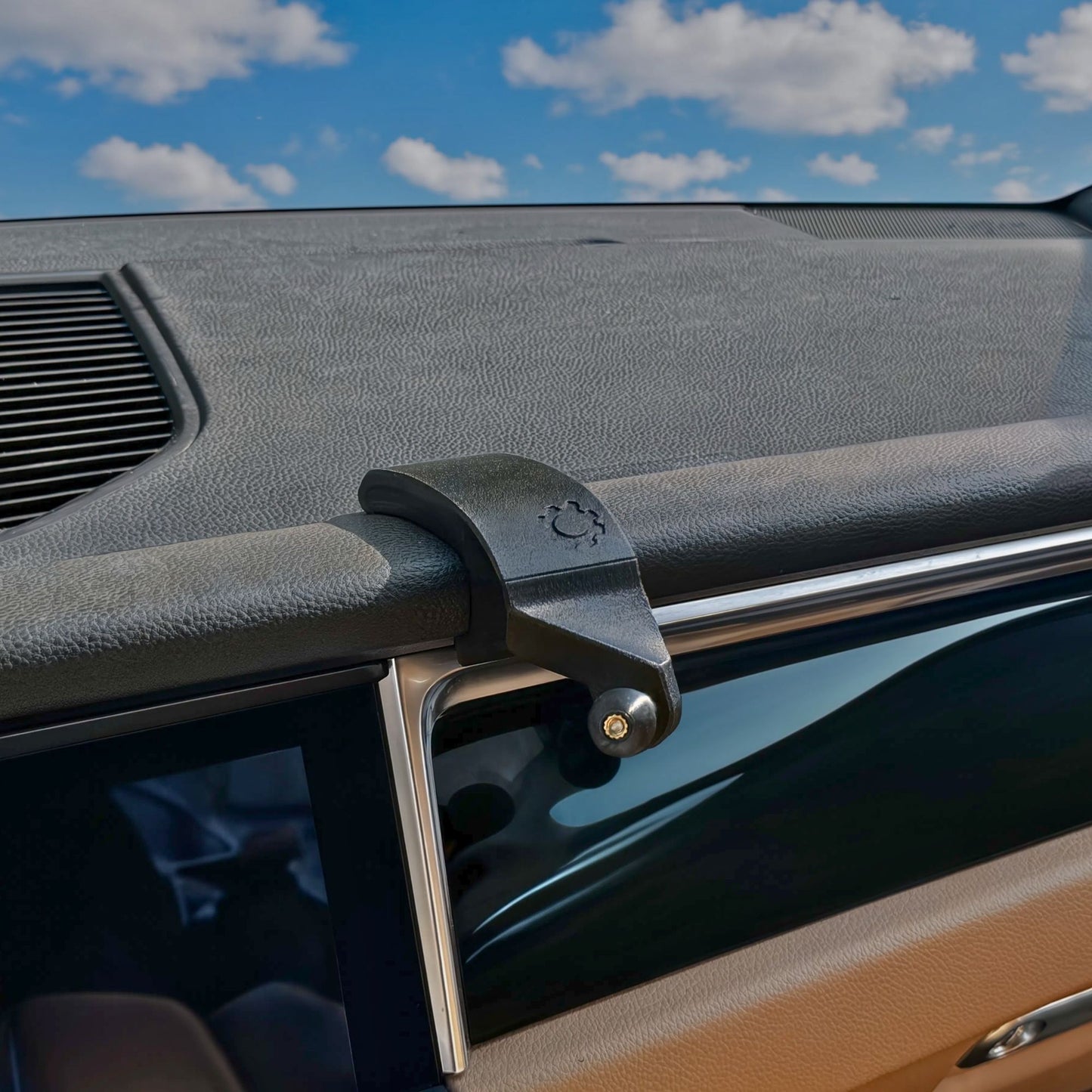 Phone Mount Holder Custom Fit for Porsche Macan 2014-2026 (Gas Models Only)